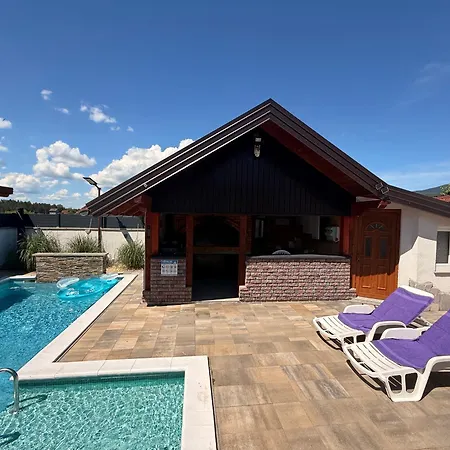 Villa H&e *