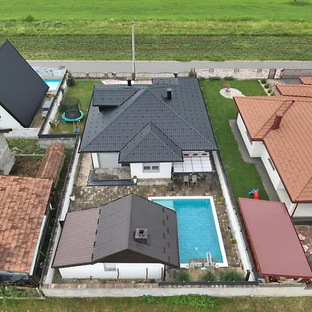 H&e Villa